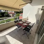Διαμέρισμα Modern W Terrace 250m From & Pool *