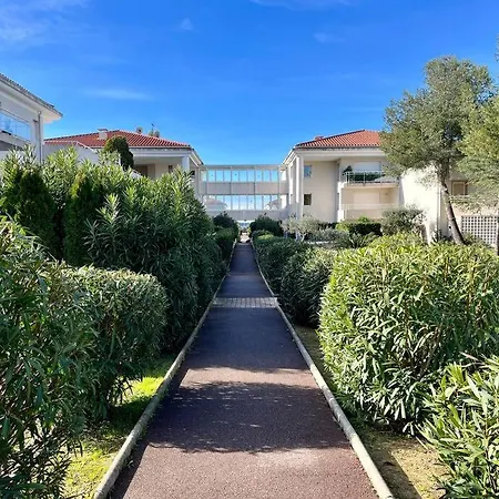 Modern W Terrace 250m From & Pool Apartman *